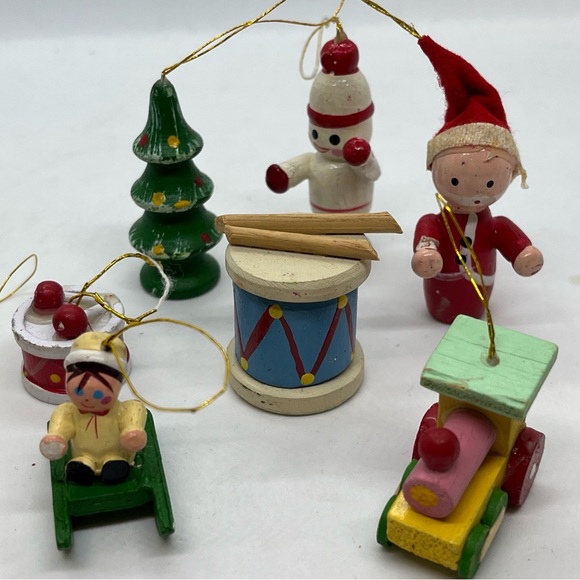 Vintage Wooden Mini Christmas Tree Ornaments Lot of 10 Painted Ornaments - Picture 5 of 7